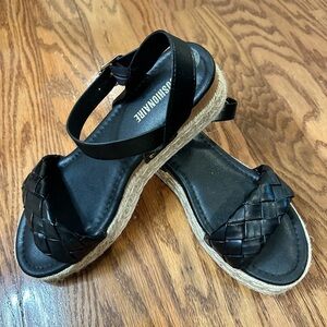 Black Woven Sandals for Women-Used